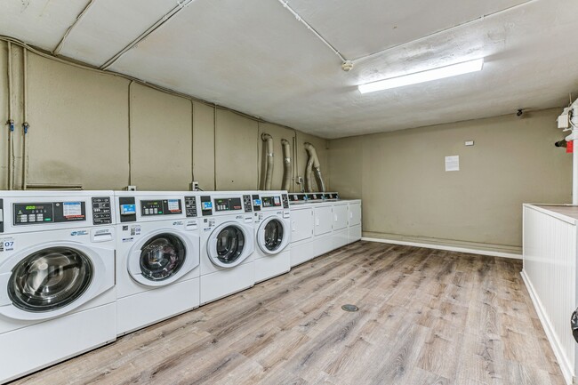 Building Photo - OAK RIDGE APARTMENTS