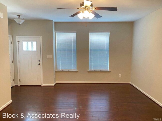 Building Photo - 3 br, 2.5 bath House - 1013 Midtowne Way