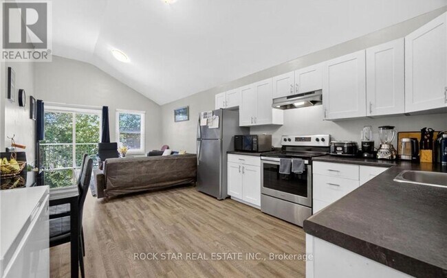 Building Photo - 364 Beachwood Ave