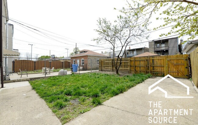 Foto del edificio - 2118 N Avers Ave