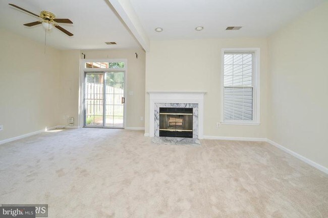 Foto del edificio - 46803 Keswick Square