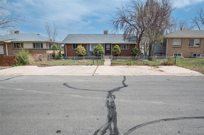 Building Photo - 1260 Brentwood St