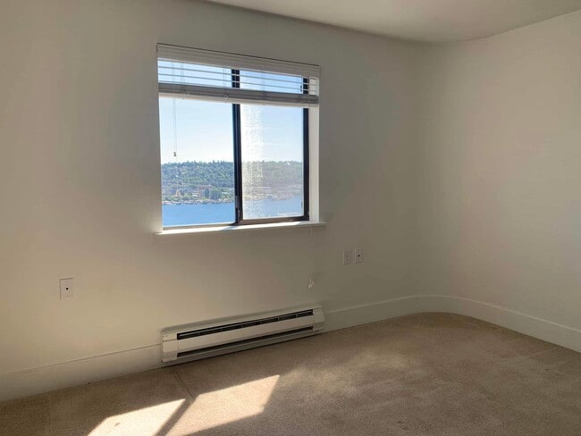 Building Photo - The Hudson