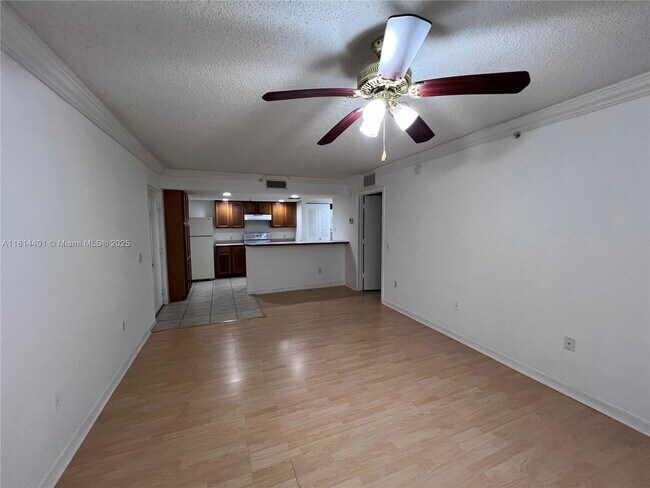 Foto del edificio - 9907 Westwood Dr