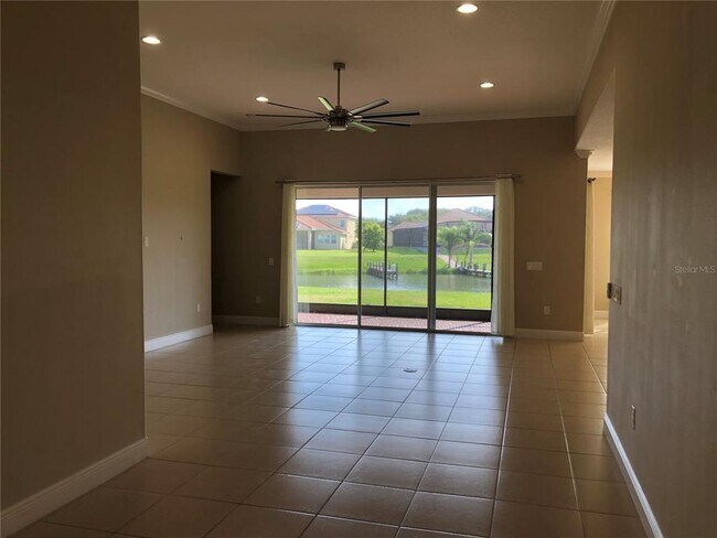 Foto del edificio - 3905 Redfin Pl
