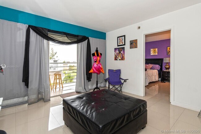 Building Photo - 7981 S French Dr