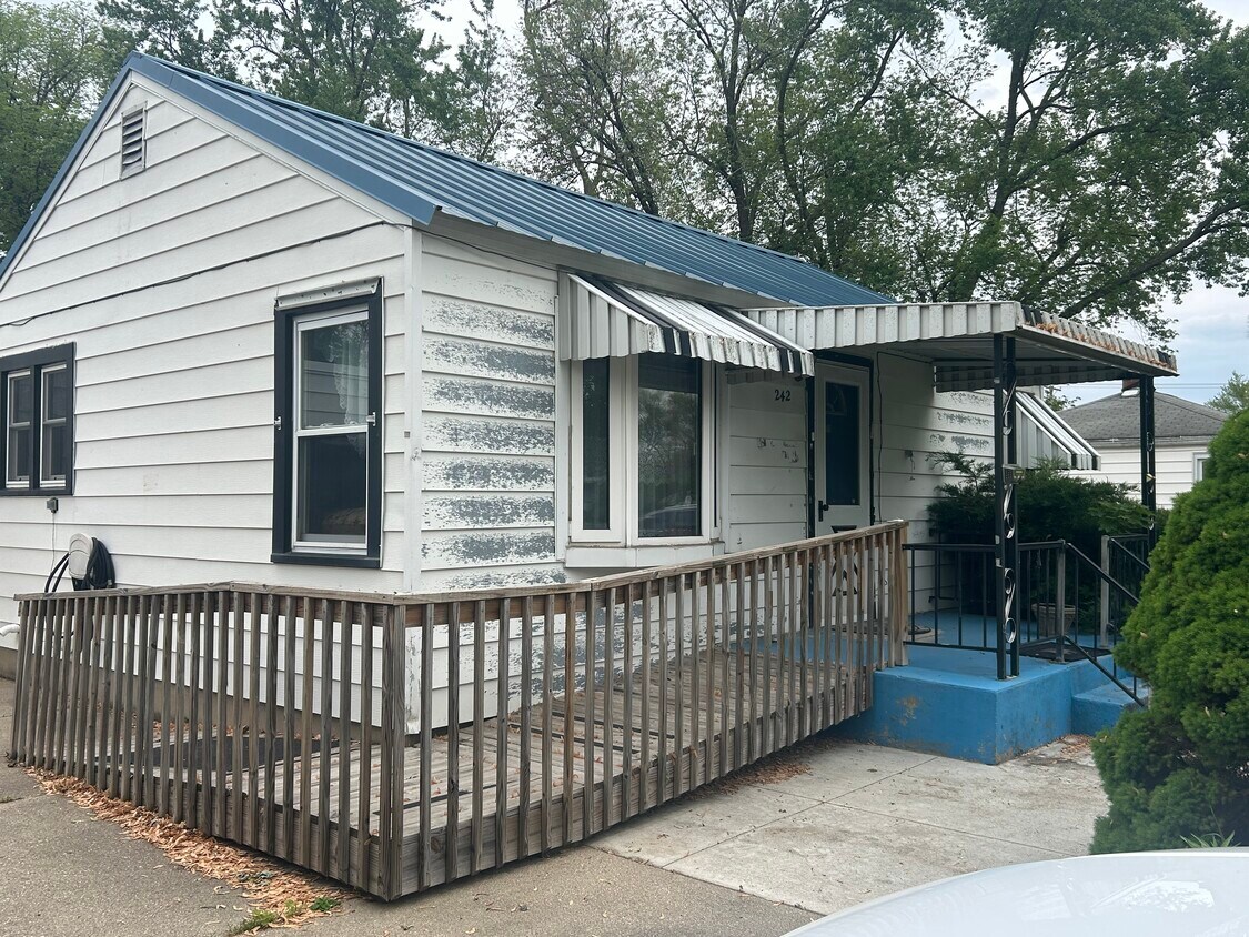 Foto principal - 242 Winona Dr
