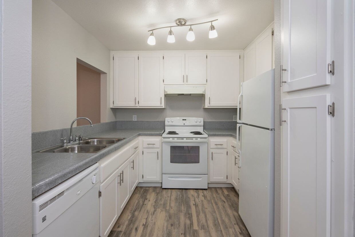 Cottage Meadows Apartments Apartments in North Highlands, CA