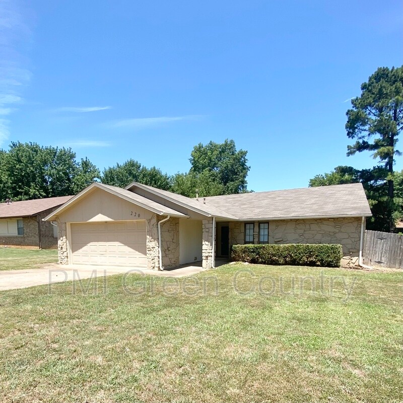 220 W Keywest St, Broken Arrow, OK 74011 House Rental in Broken Arrow