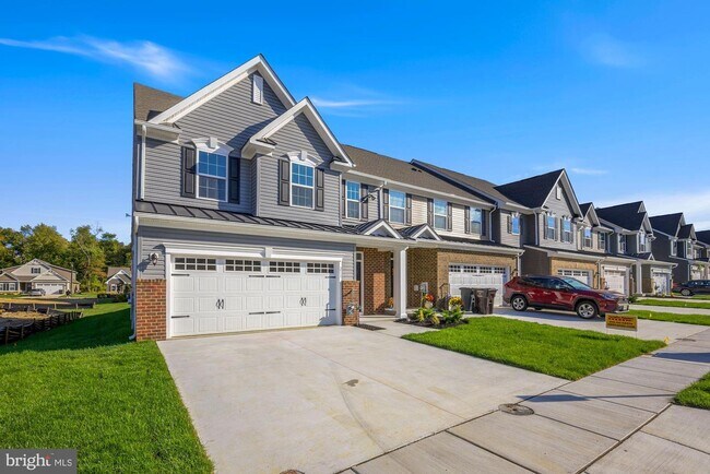 Building Photo - 211 Hidden Acres Ln