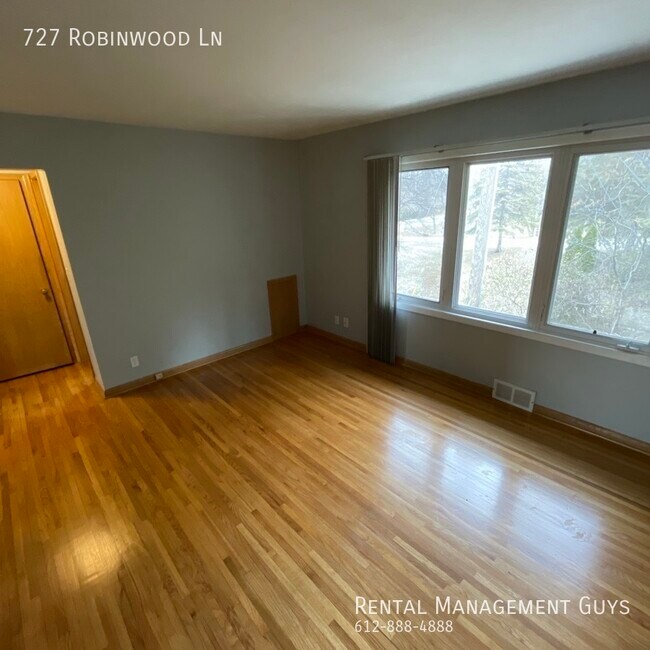 Foto del edificio - 1 Bedroom Triplex in Hopkins!