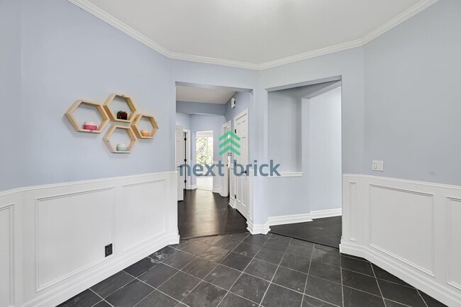 Building Photo - Beautiful home with 4 beds, 3.5 baths for ...