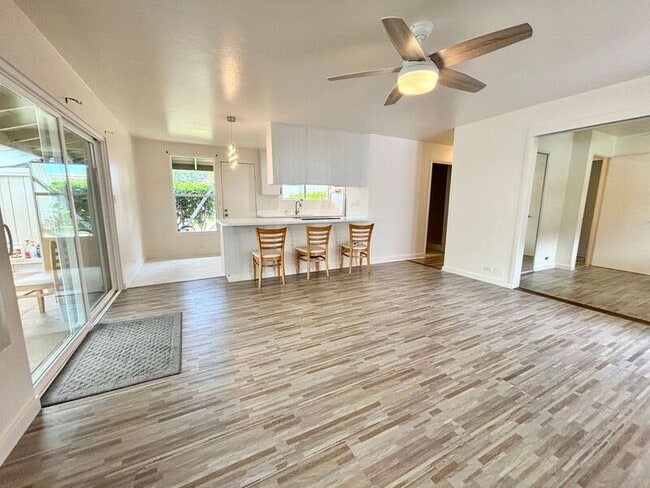 Building Photo - 1450 Hunakai St