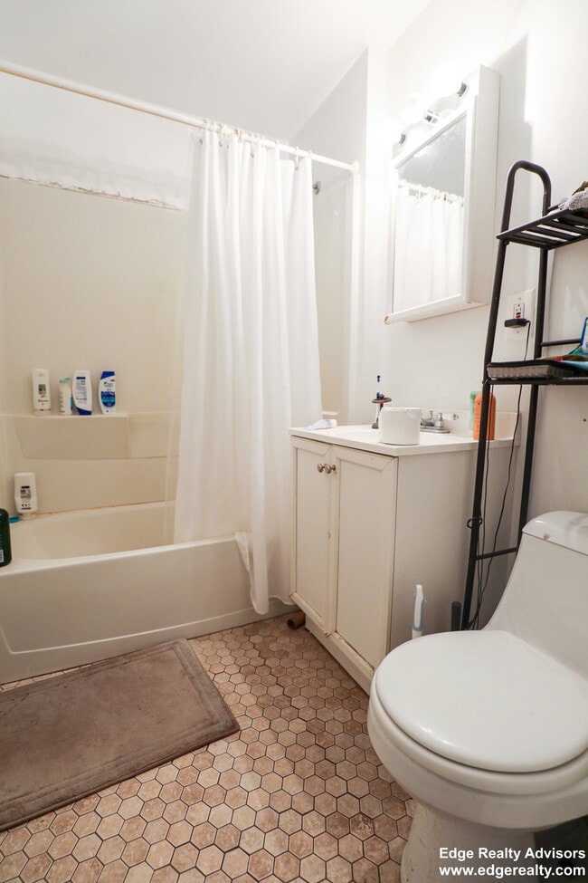 Building Photo - 60 Egmont St