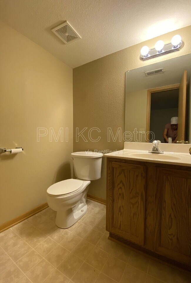 Foto del edificio - 526 NE Churchill St