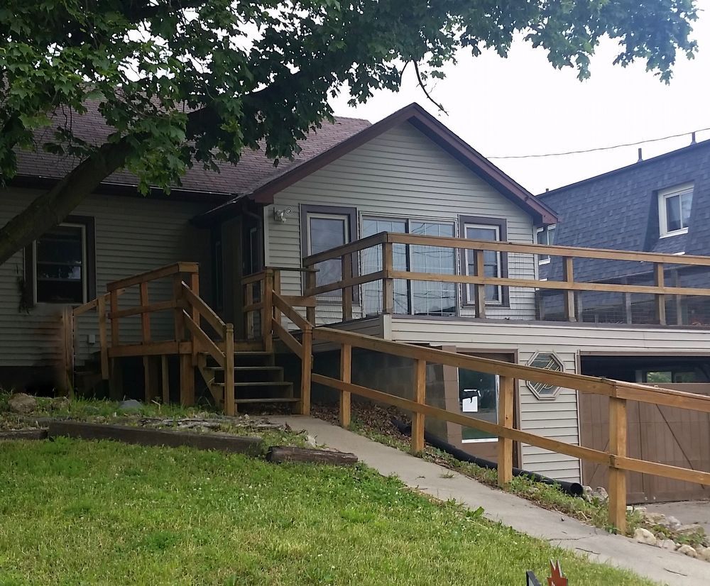 Primary Photo - 1015 Rockdale Rd - Unit 1