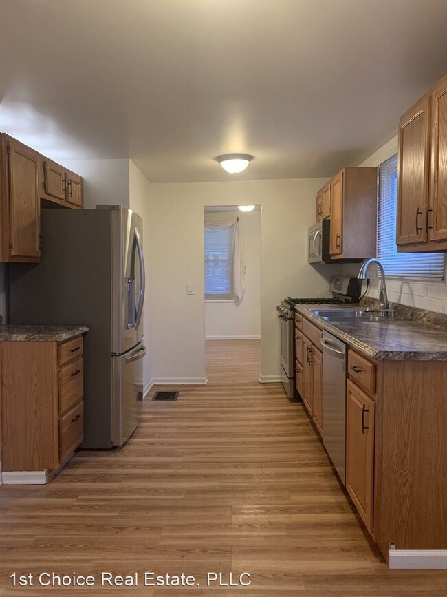 Building Photo - 2 br, 1 bath House - 215 Dunlap St