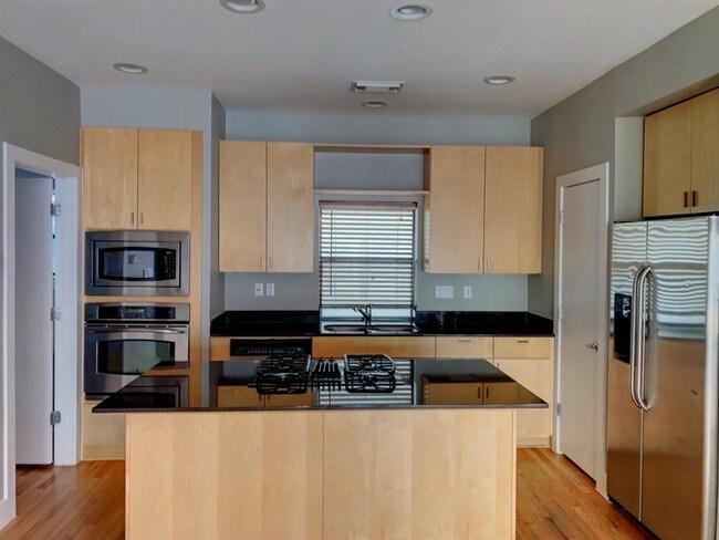 Foto del edificio - 4402 Spencer St