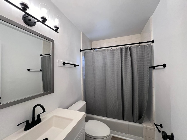 Building Photo - 5279 E The Toledo