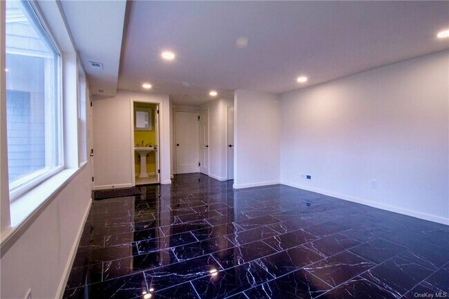 Foto del edificio - 4 Susan Ct