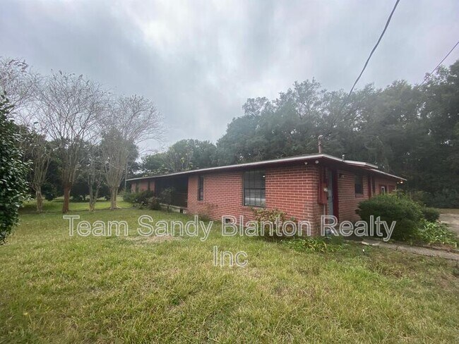 Foto del edificio - 7451 Lanier Dr