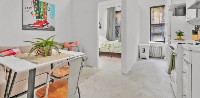 Foto del edificio - 405 W 45th St