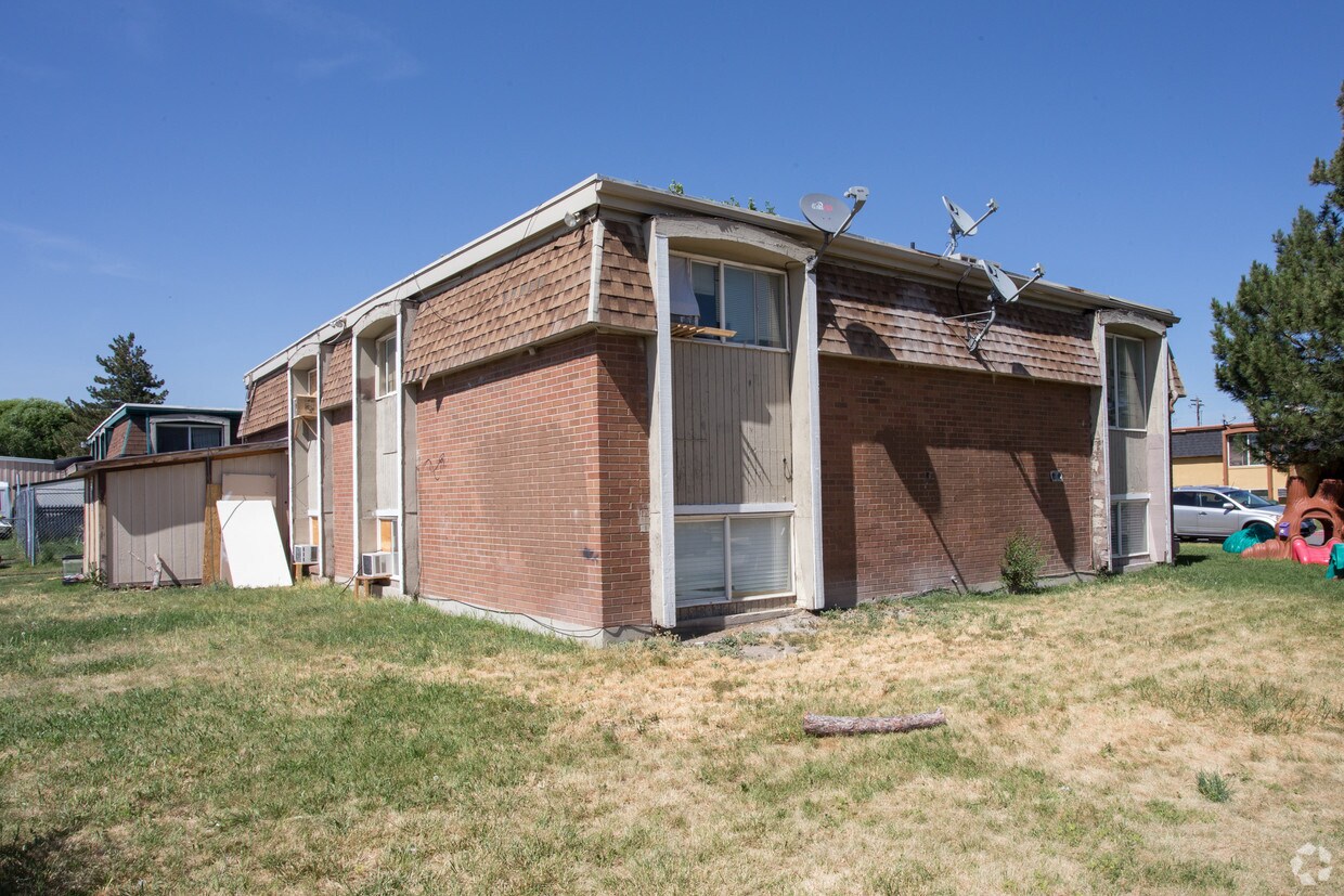Building Photo - 2554 S Lake Park Cir