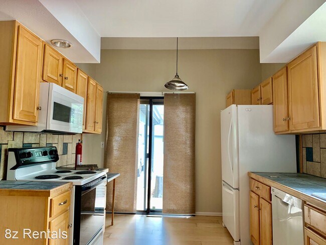 Building Photo - 4 br, 3 bath House - 3901 Apache Court
