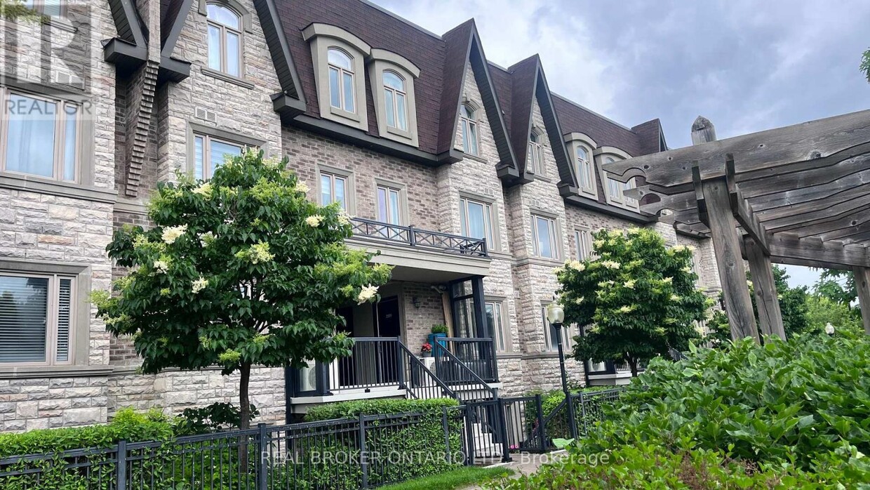 Photo principale - 320-320 John St.