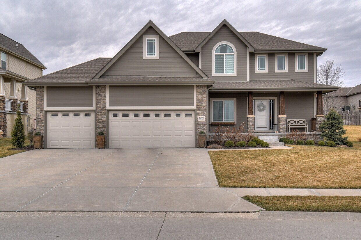 1308 N 180th Ave, Elkhorn, NE 68022 House Rental in Elkhorn, NE