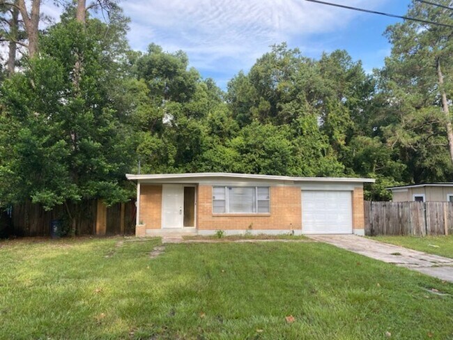 Building Photo - 1424 Eola Ct