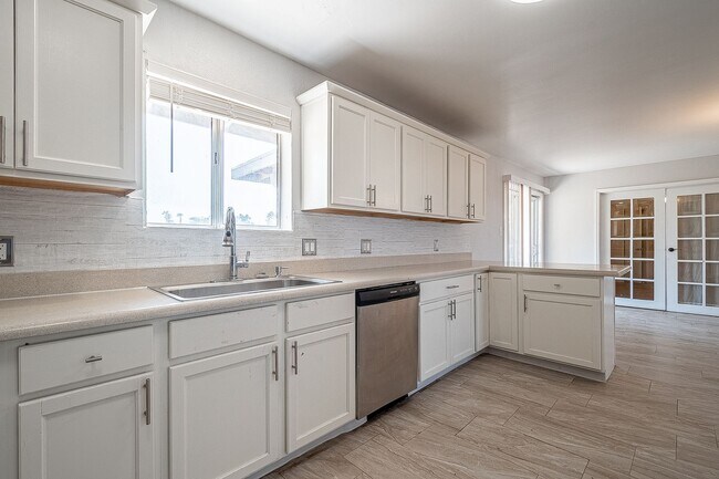 Foto del edificio - Acreage Property for Rent!!