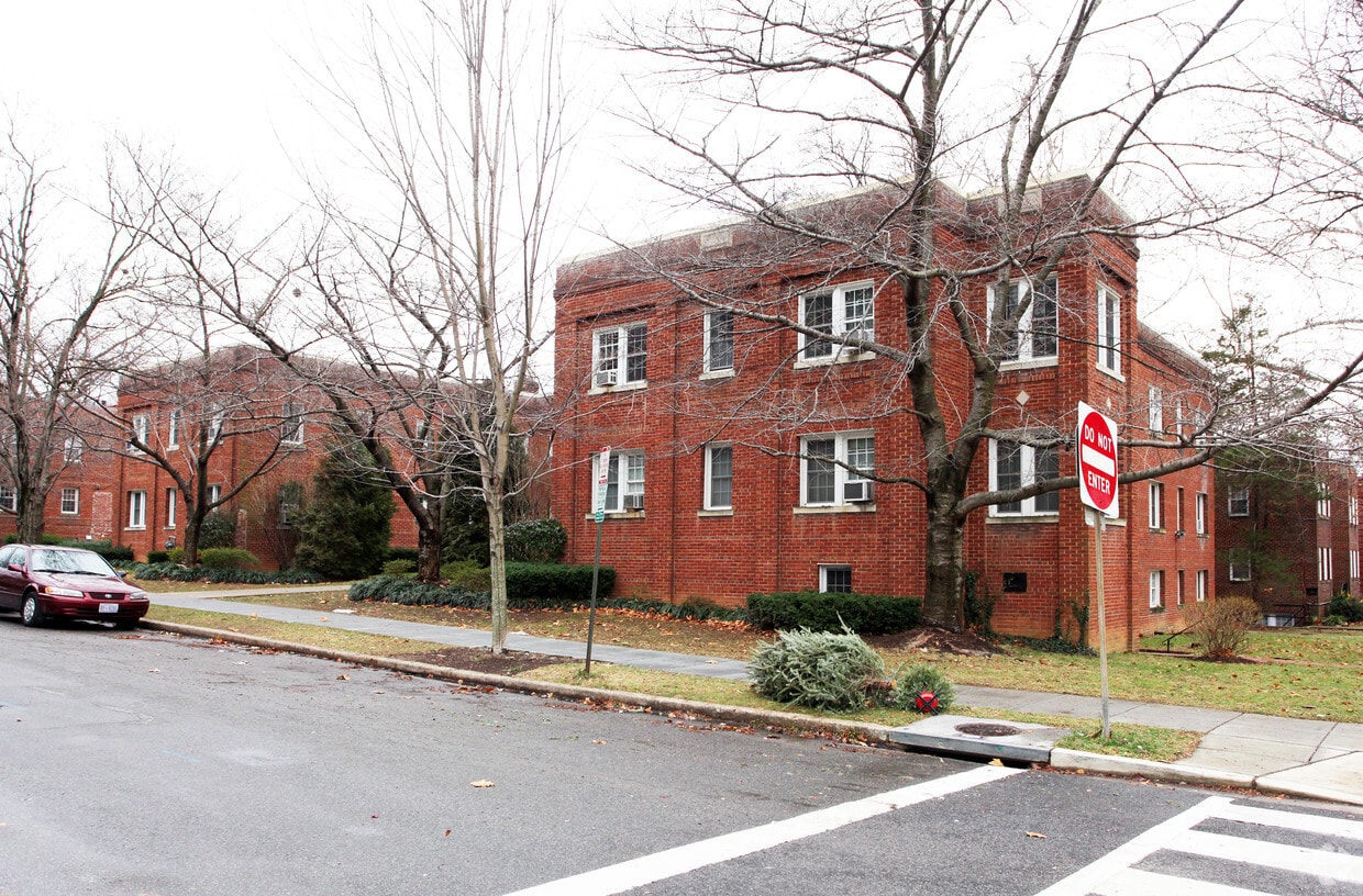 2356 40th Street - 2356 40th St NW