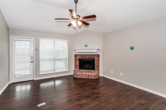 Foto del edificio - 8060 Cannonwood Dr