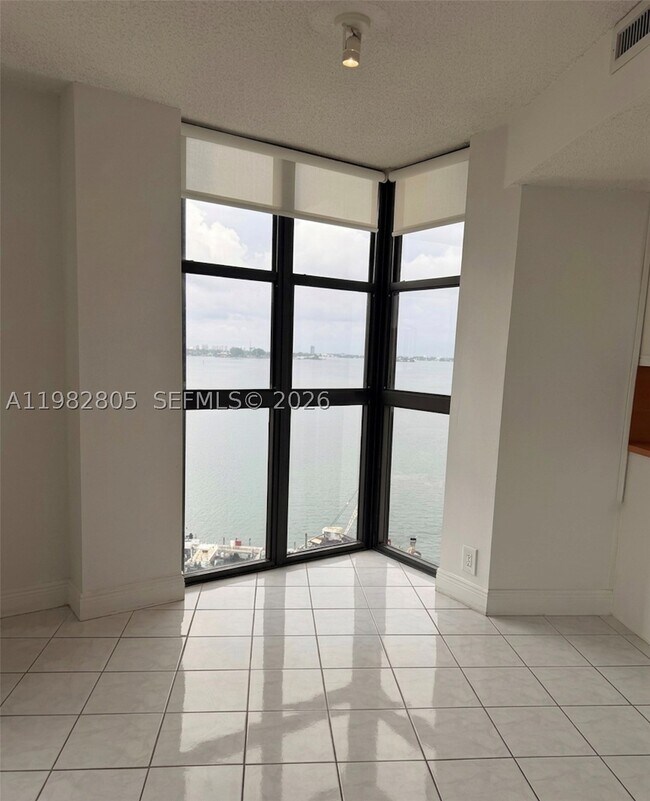 Foto del edificio - 4000 Towerside Terrace