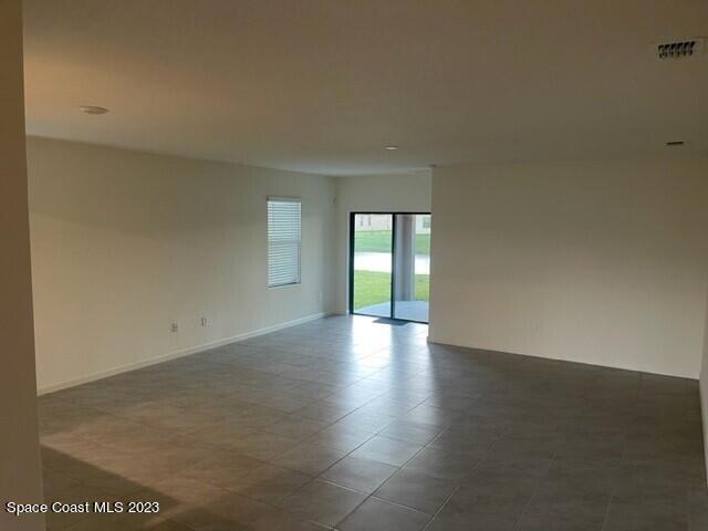 Foto del edificio - 7438 Tourmaline Dr