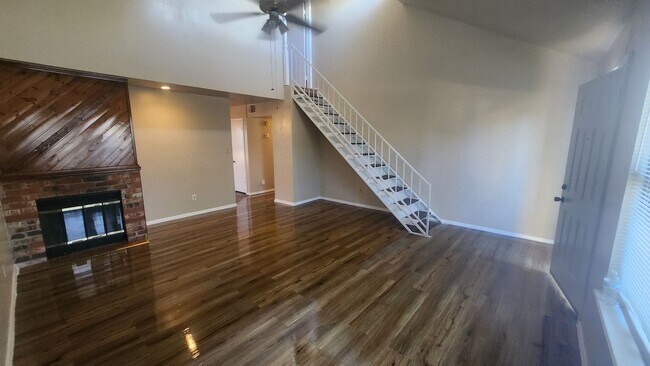 Foto del edificio - Move In Special: $200 off on the first ful...