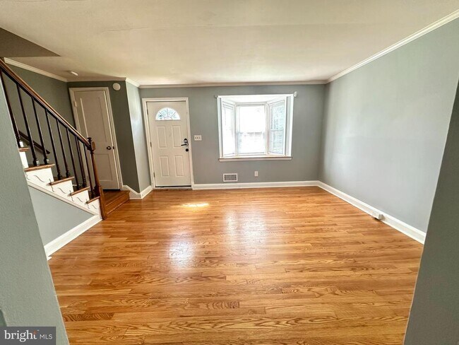Foto del edificio - 8318 Loch Raven Blvd