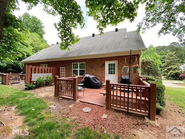 Building Photo - 1000 Canter Bend