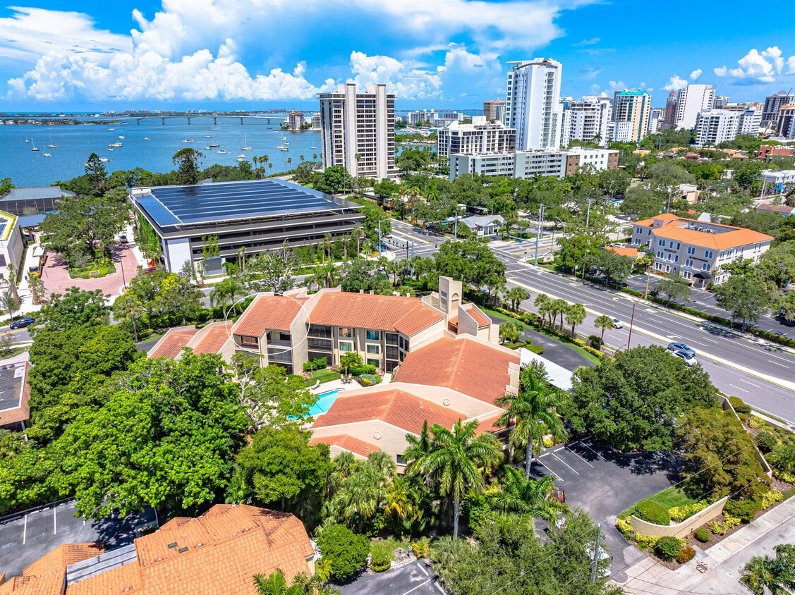 Photo - 800 Hudson Ave (Sarasota, FL)
