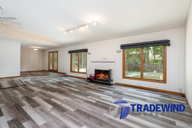 Foto del edificio - 3620 Saratoga Ln N