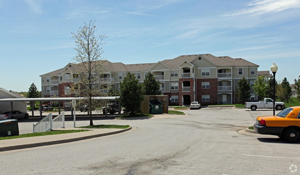 North Oak Crossing Apartments Rentals Kansas City, MO