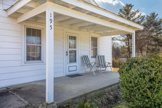 Foto del edificio - Adorable East Asheville House