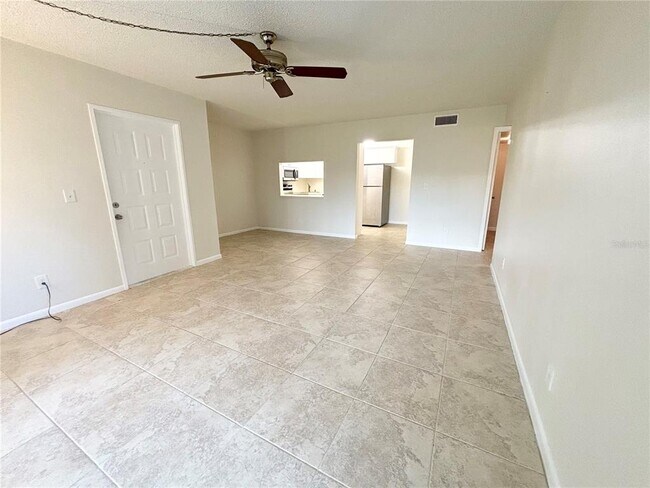 Building Photo - 952 Courtyard Ln