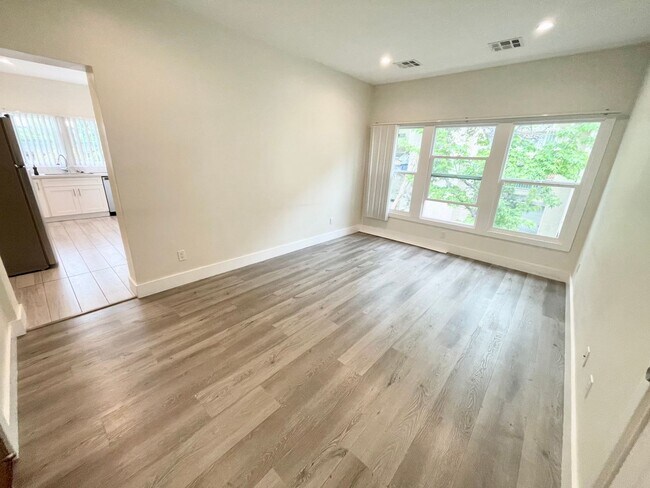 Foto del edificio - ***1 Bed 1 Bath apartment in the most desirable part of Pasadena***