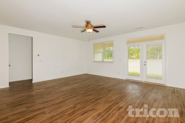 Foto del edificio - 117 Everett Sq