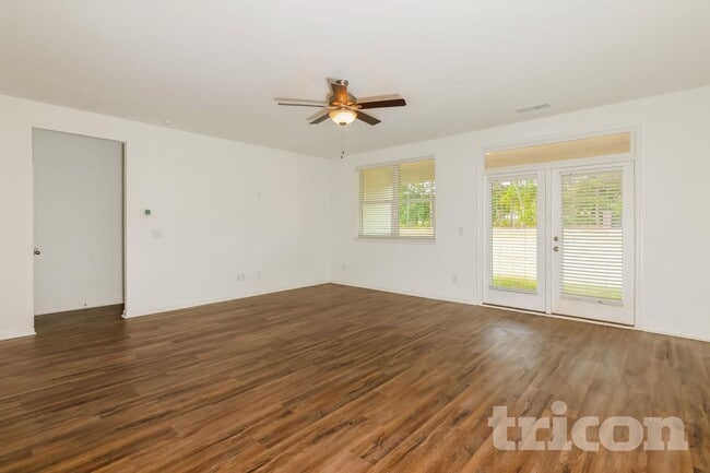 Interior Photo - Tricon Stapleton Park