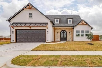 Building Photo - 520 Highview Ct