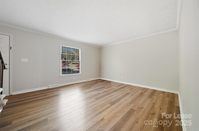 Foto del edificio - 824 6th St NW