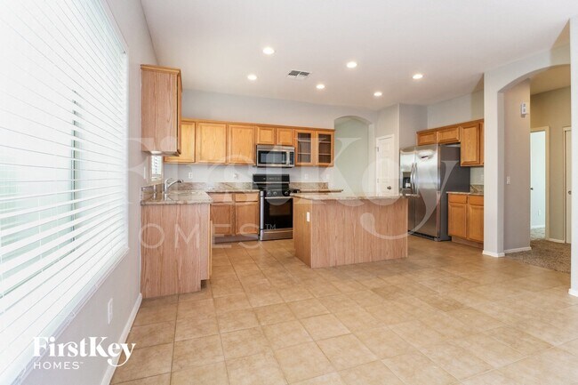 Foto del edificio - 14641 W Port Royale Ln